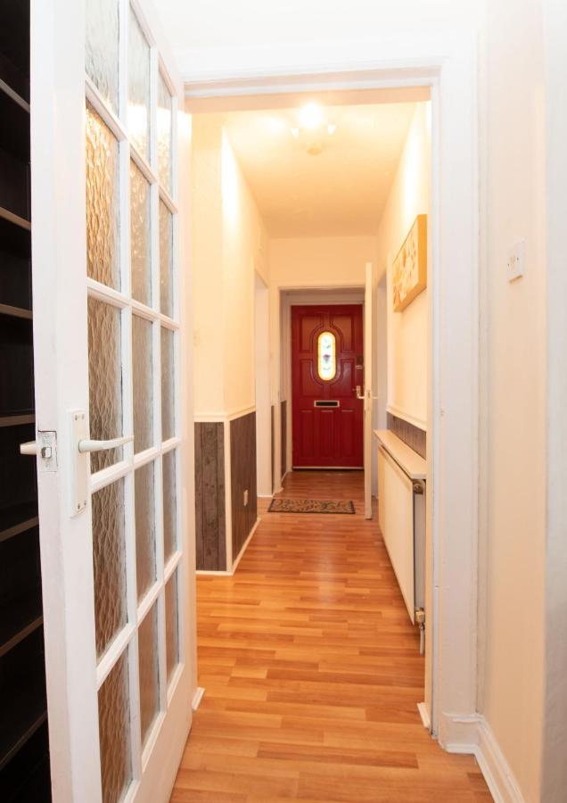 Premier - Chapel Apartment With Driveway! Cleland Bagian luar foto