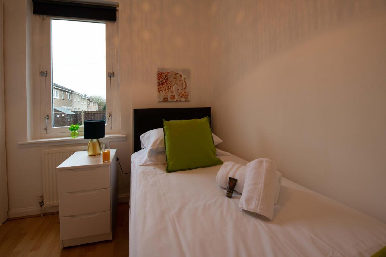 Premier - Chapel Apartment With Driveway! Cleland Bagian luar foto