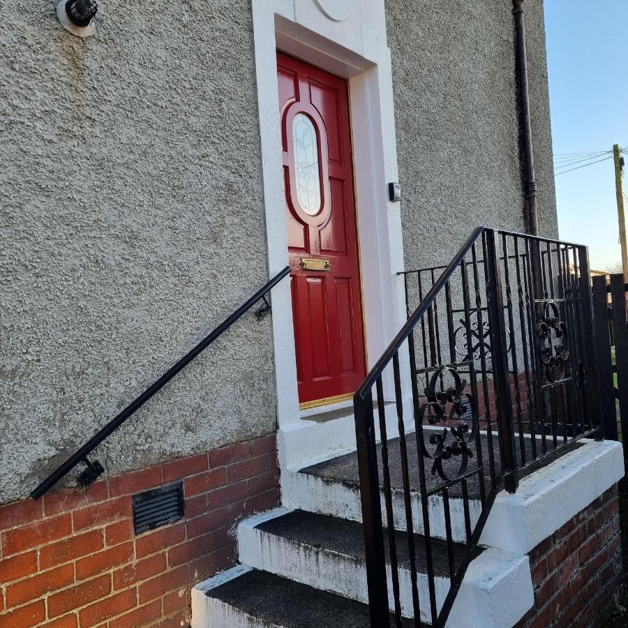 Premier - Chapel Apartment With Driveway! Cleland Bagian luar foto